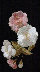 豪華な桜のワンポイント刺繍入り・・・ (フォーマル・お洒落着にコーディネート)